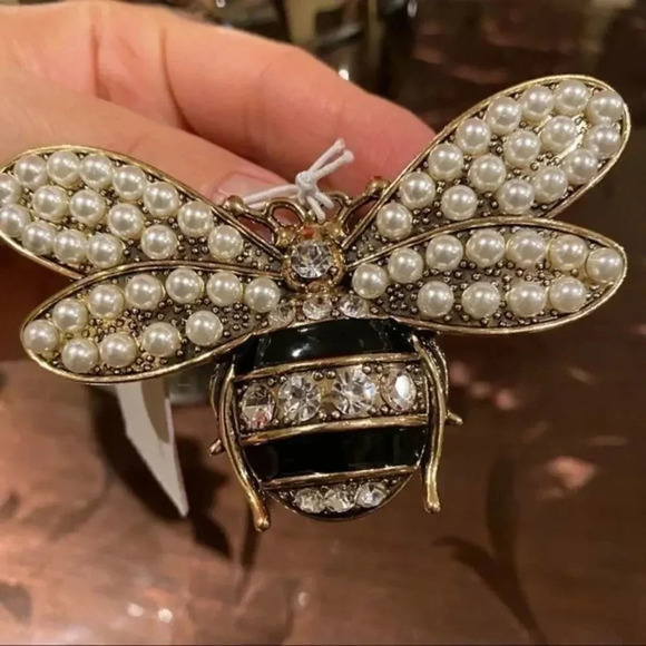 Pink linen pearl brooch - Picture 7 of 9